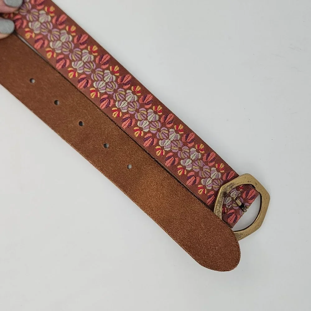 Lucky Brand Embroidered Leather Belt Purple Flowers on Brown Size M - Picture 8 of 8